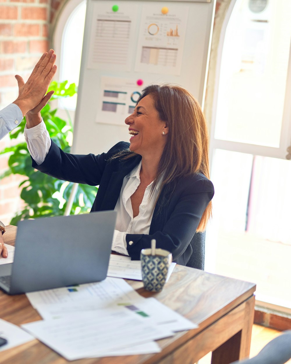 CNE advisor with client